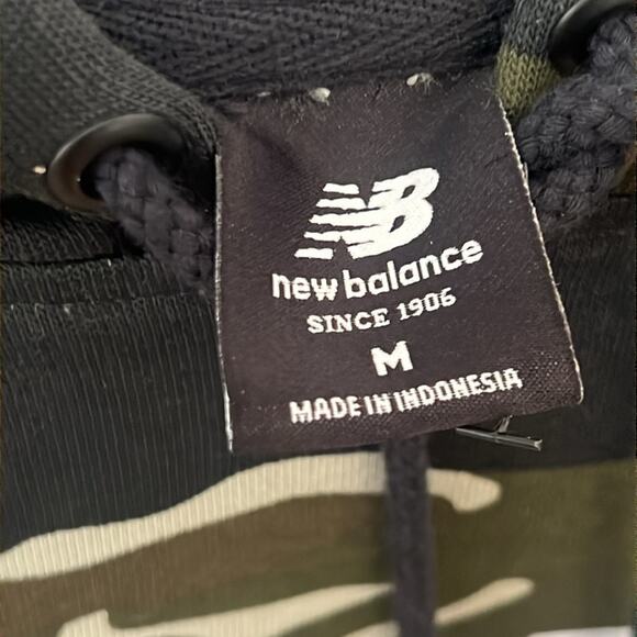 NEWBALANCE MEN’S ESSENTIAL STACKED HOODIE‎ KANGAROO POCKETS PULLOVER SIZE M - Picture 3 of 9